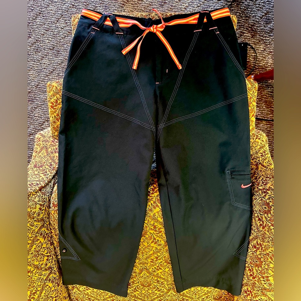Nike Ladies Black Cinch-up Capri Jogger-Workout Pants SmP